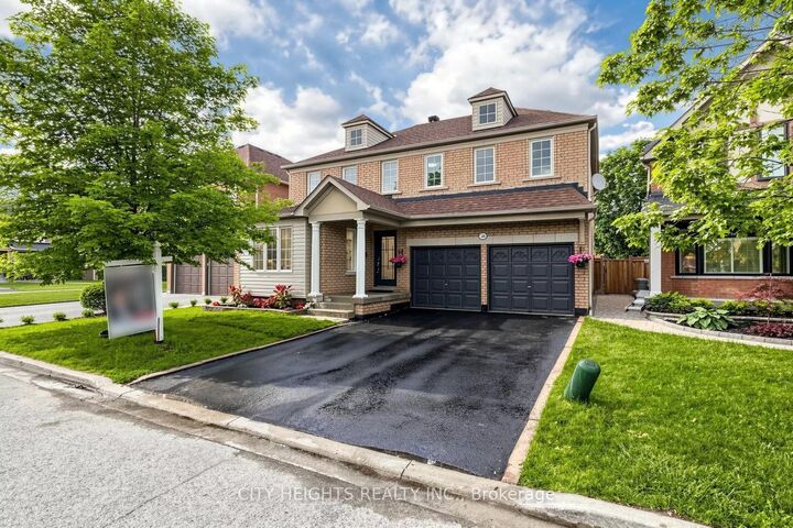Property Photo:  58 Bradbury Crescent Upper  ON L1T 4G5 