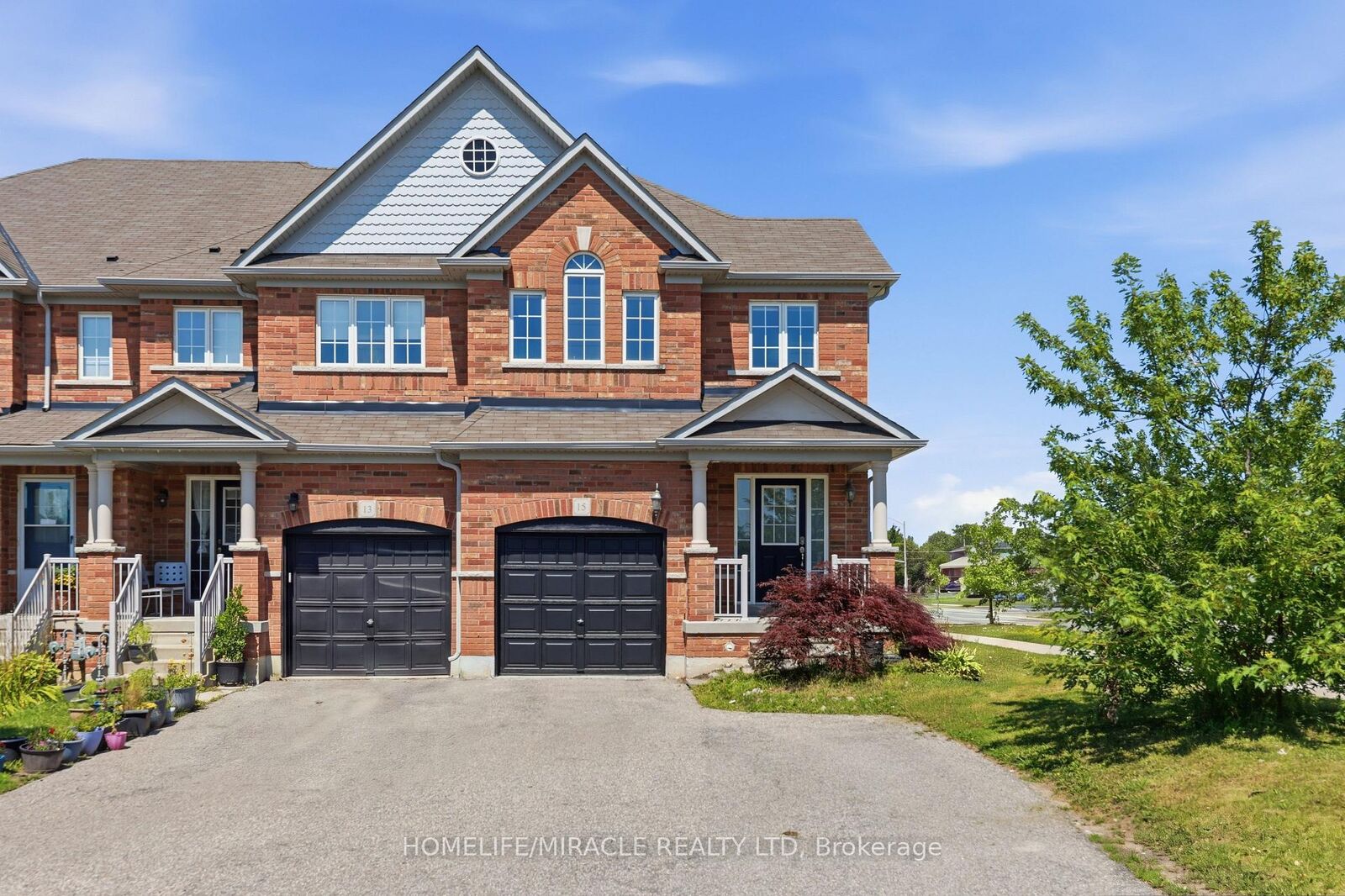 Property Photo:  15 McPhail Place  ON L8B 0R5 