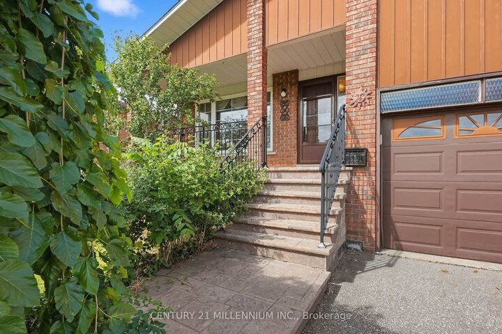 Property Photo:  16 Jardine Street  ON L6S 3H4 