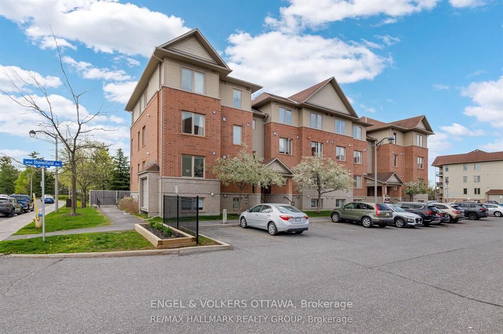 Property Photo:  500 Stonefield Private  ON K2G 4R3 