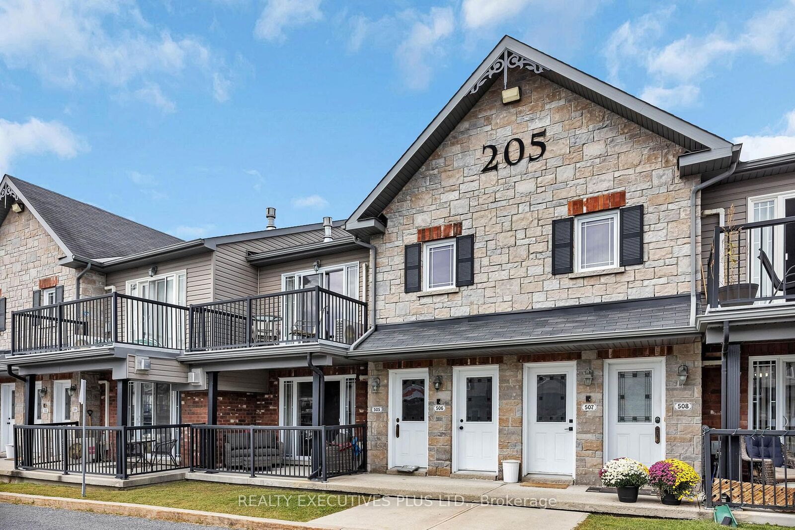 Property Photo:  205 Eliot Street 506  ON K4K 0G4 