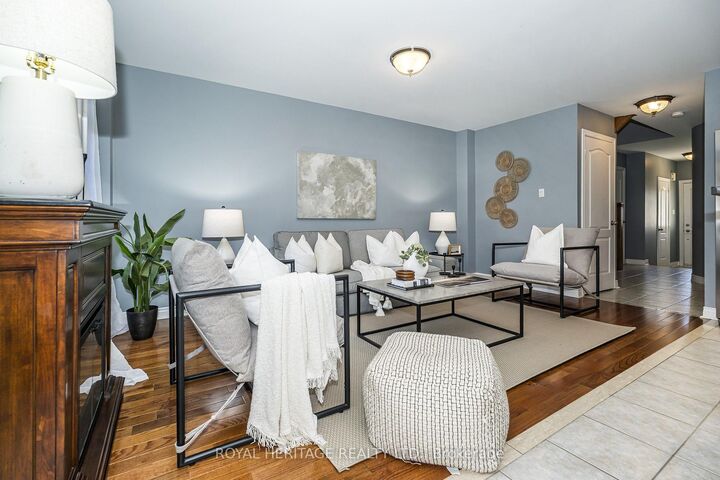 Property Photo:  34 Gateway Court  ON L1R 3M9 