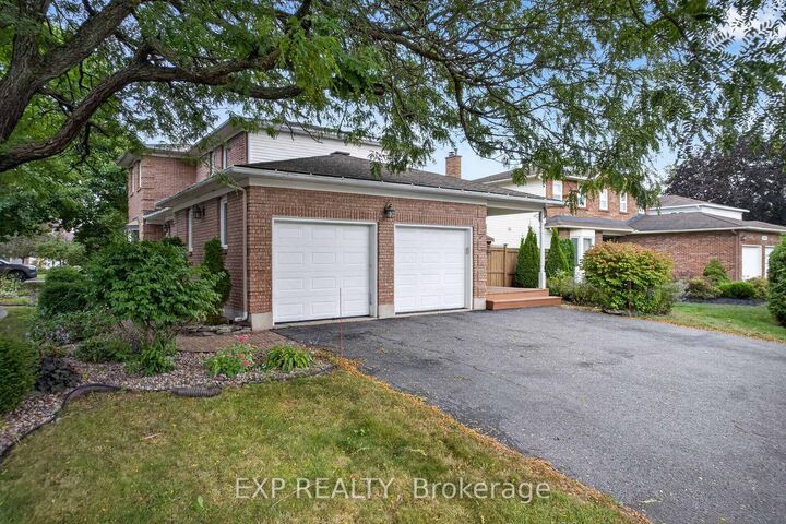 Property Photo:  1531 Michaelsem Street  ON K1C 4T6 