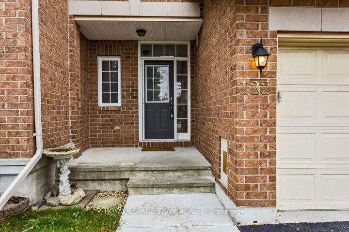 Property Photo:  122 Saddlesmith Circle  ON K2M 2Y6 