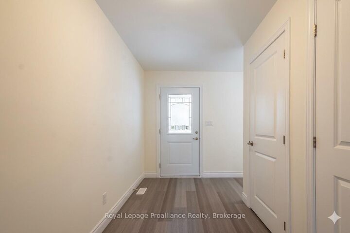 Property Photo:  121 Farrington Crescent  ON K0K 2T0 