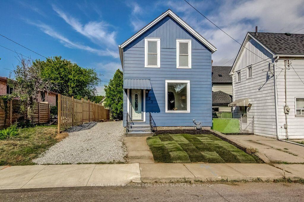 Property Photo:  533 Catharine Street N  ON L8L 4V3 