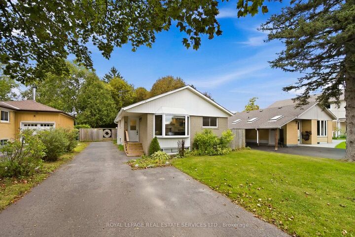 Property Photo:  6 Corbett Crescent Main  ON L4G 2G1 