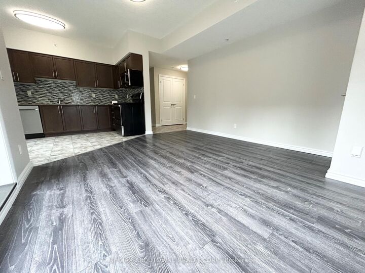 Property Photo:  7 Rittenhouse Road 102  ON N2E 2M8 