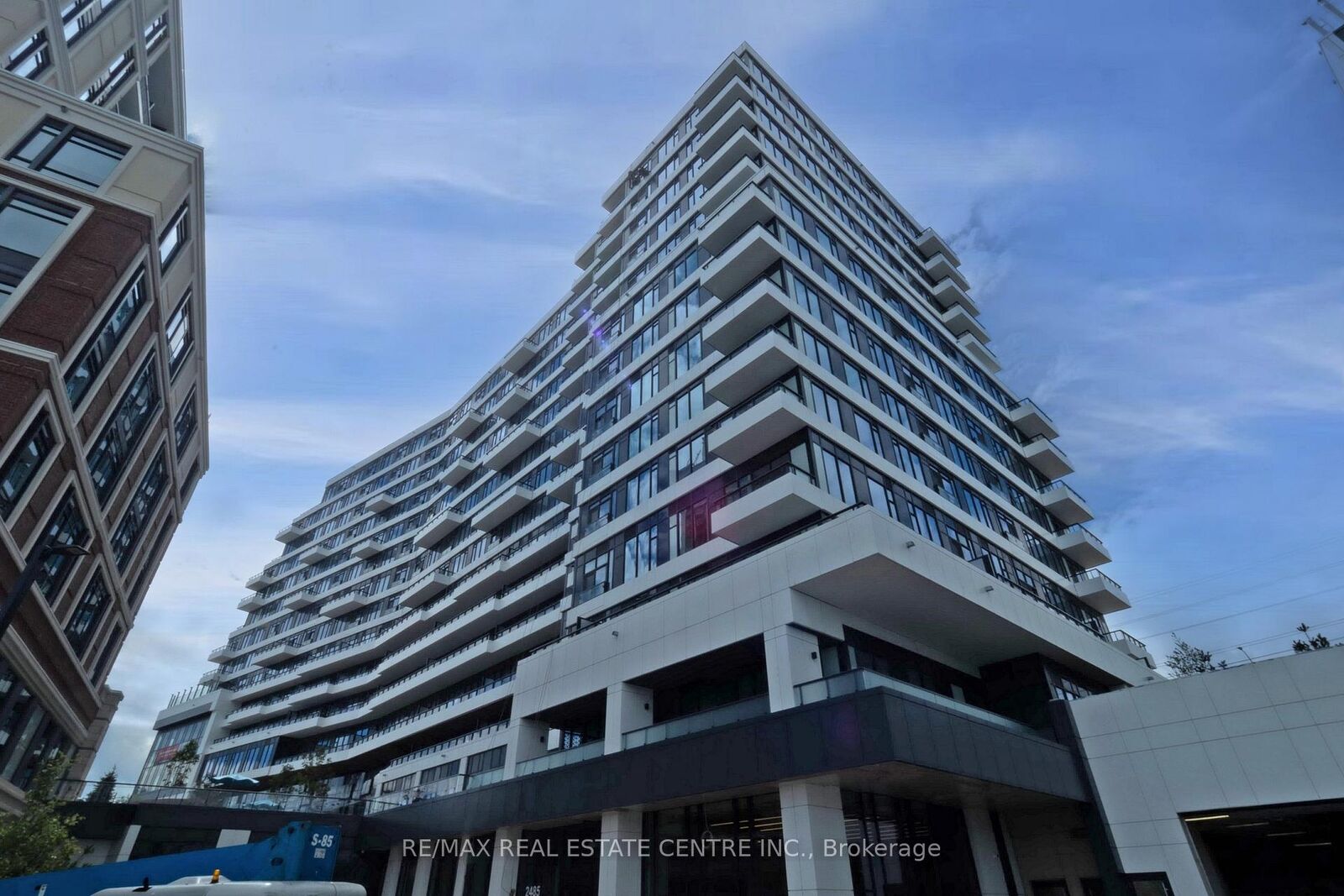 Property Photo:  2485 Eglinton Avenue W 1221  ON L5M 2V8 