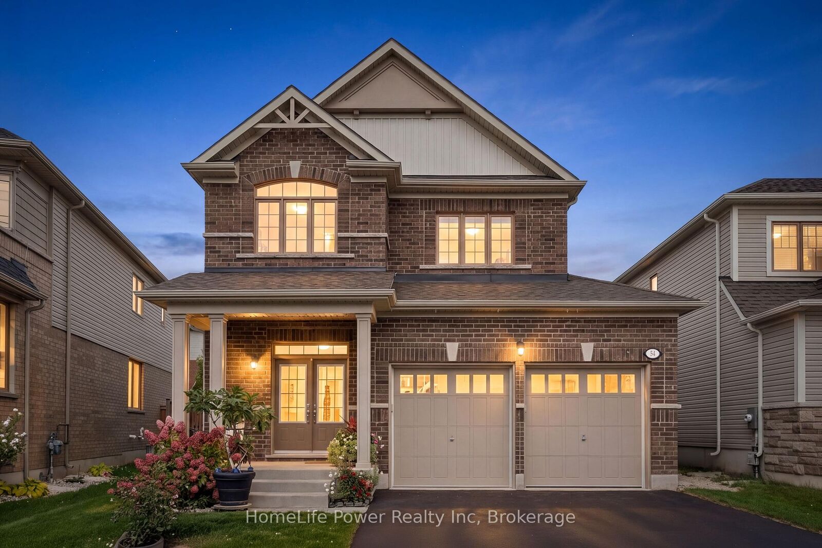 Property Photo:  54 Elliot Avenue E  ON N1M 0G9 