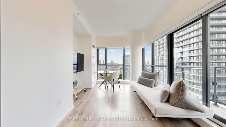 Property Photo:  159 Dundas Street E 3706  ON M5B 0A9 