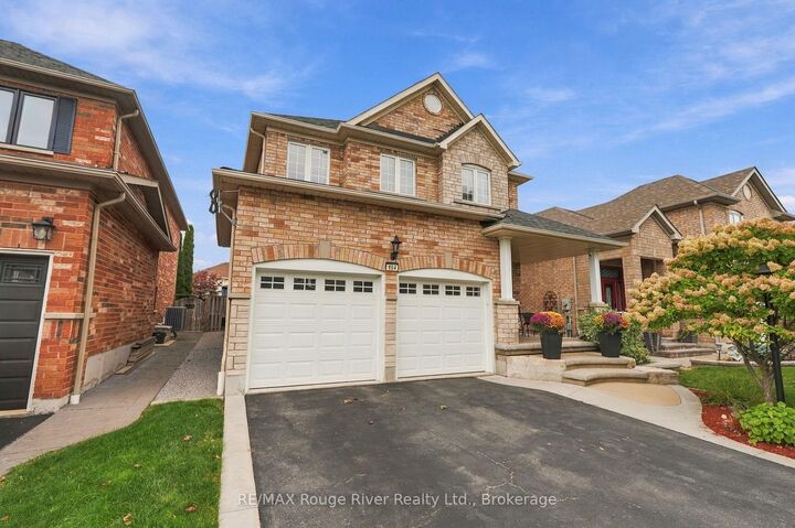 Property Photo:  104 Fencerow Drive  ON L1R 3N2 