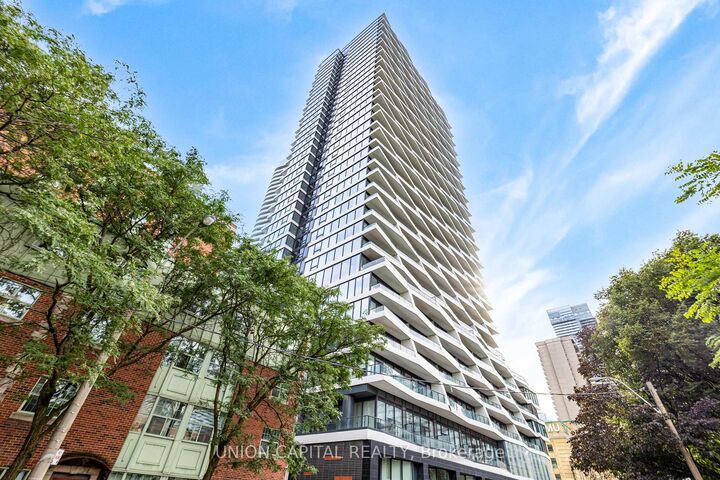 Property Photo:  85 Wood Street Ph01  ON M4Y 0E8 