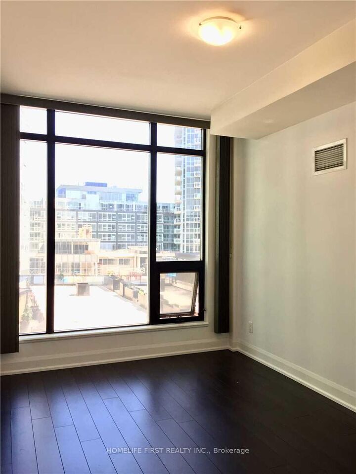 Property Photo:  