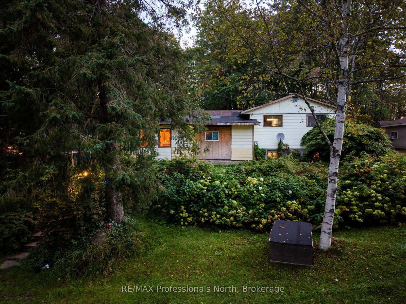 Property Photo:  42 Morgans Road  ON P1H 1A2 