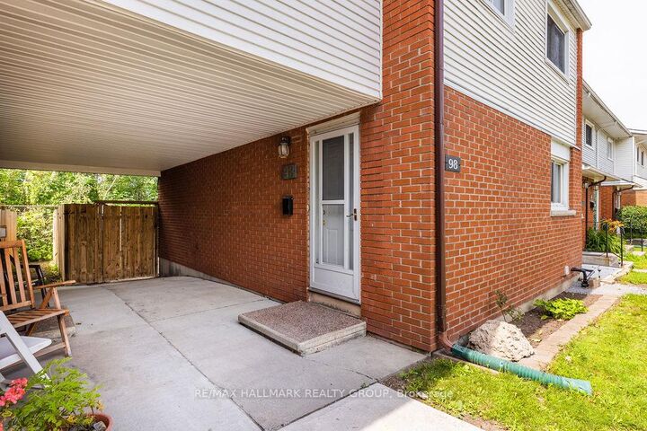 Property Photo: 1045 Morrison Drive 98 ON K2H 7L2