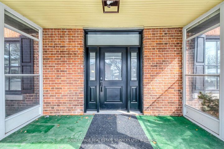 Property Photo:  317 Queen Street S  ON L5M 1M3 