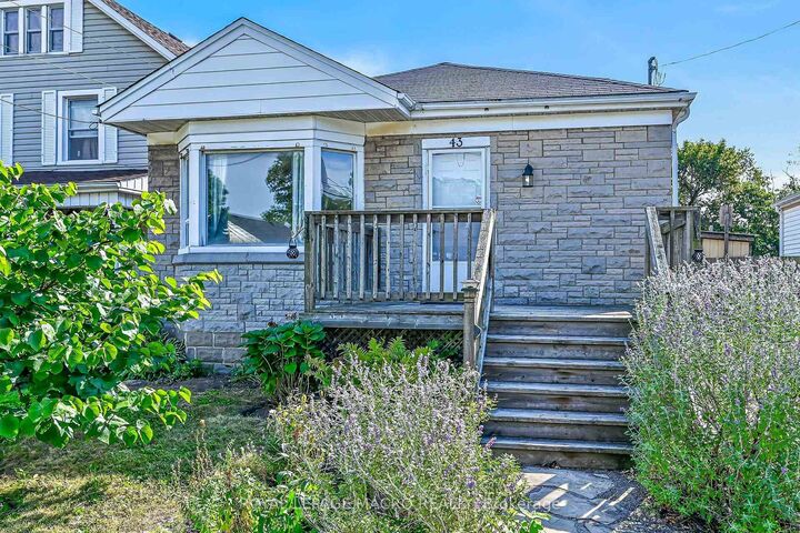 Property Photo:  43 East 39th Street  ON L8V 4G9 