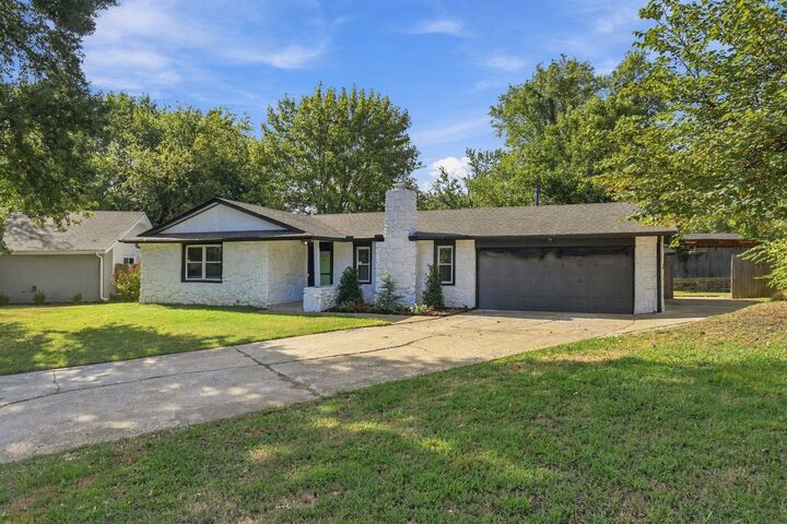 Property Photo:  4312 S Birch Place  OK 74011 