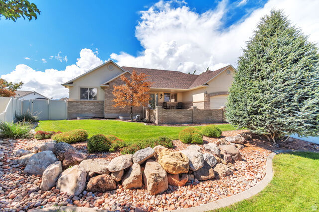 Property Photo:  9044 S Pine Laurel Ln W  UT 84081 