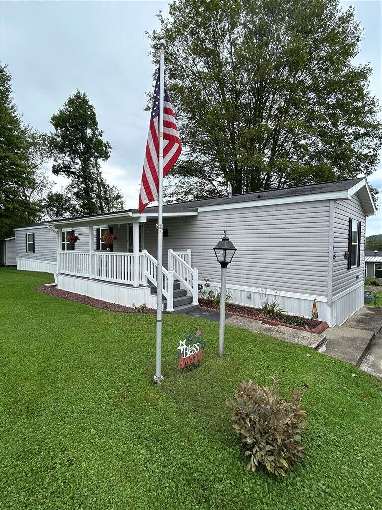 Property Photo: 1 Grandview 9 PA 16130