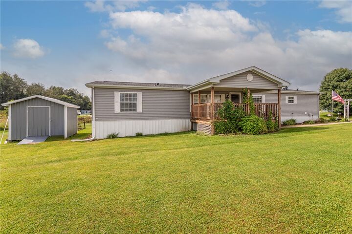 Property Photo: 282 Tee Dr PA 15688