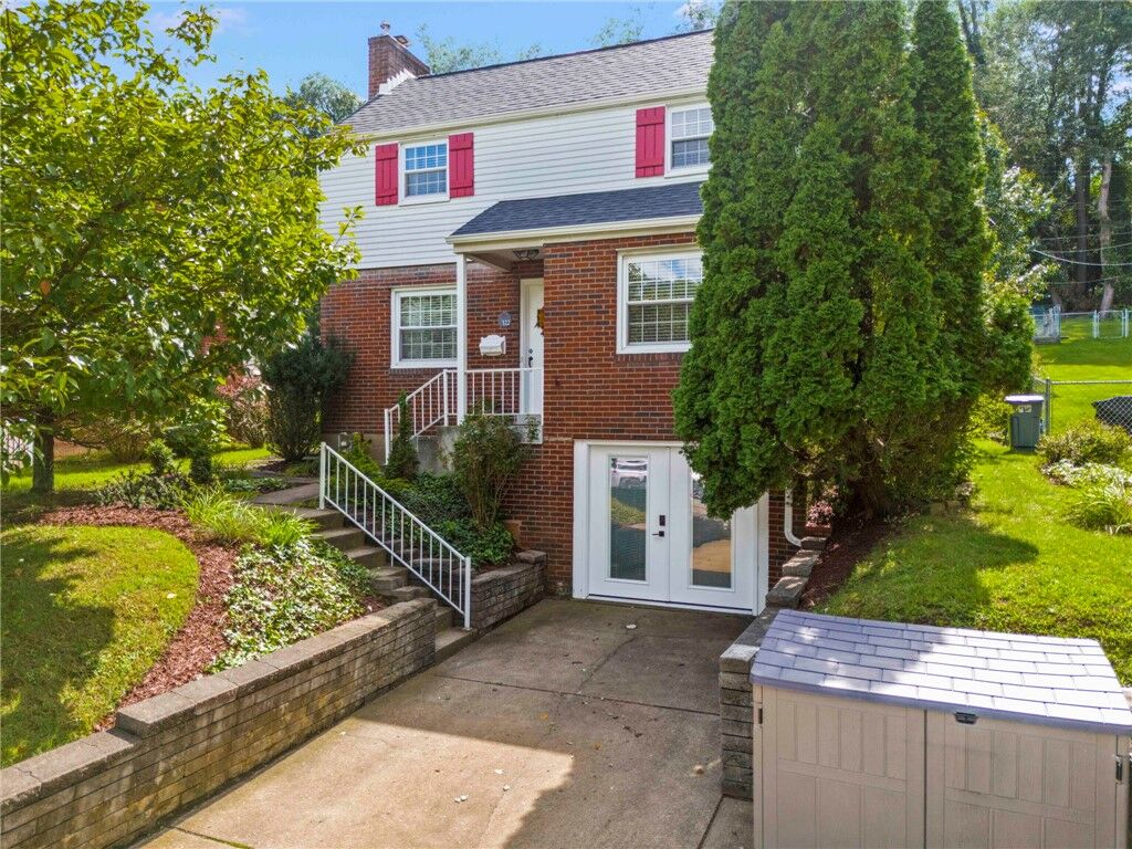 Property Photo:  322 Vanadium Road  PA 15243 