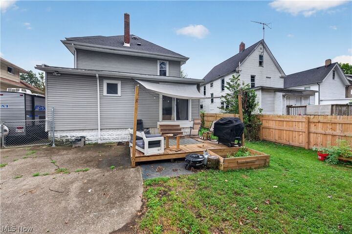 Property Photo: 728 Wall Street OH 44310