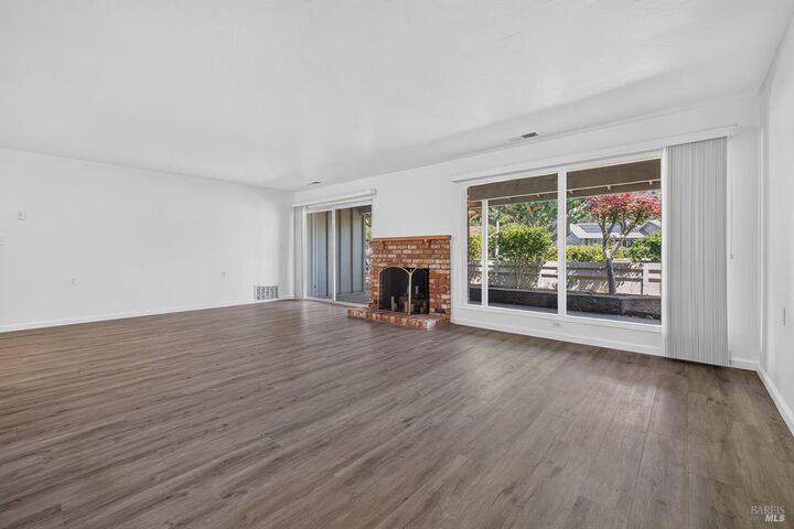 Property Photo:  2 Valley Green Street  CA 95409 