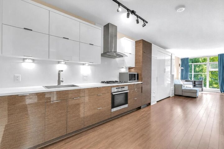 Property Photo:  1777 W 7th Avenue 216  BC V6J 0E5 