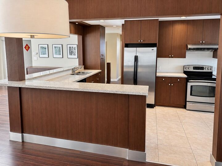 Photo de la propriété:  1215 E 48th Avenue  BC V5W 2E8 