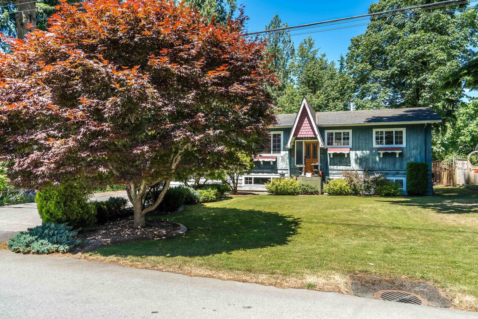 Property Photo:  34257 Woodbine Crescent  BC V2S 2R4 