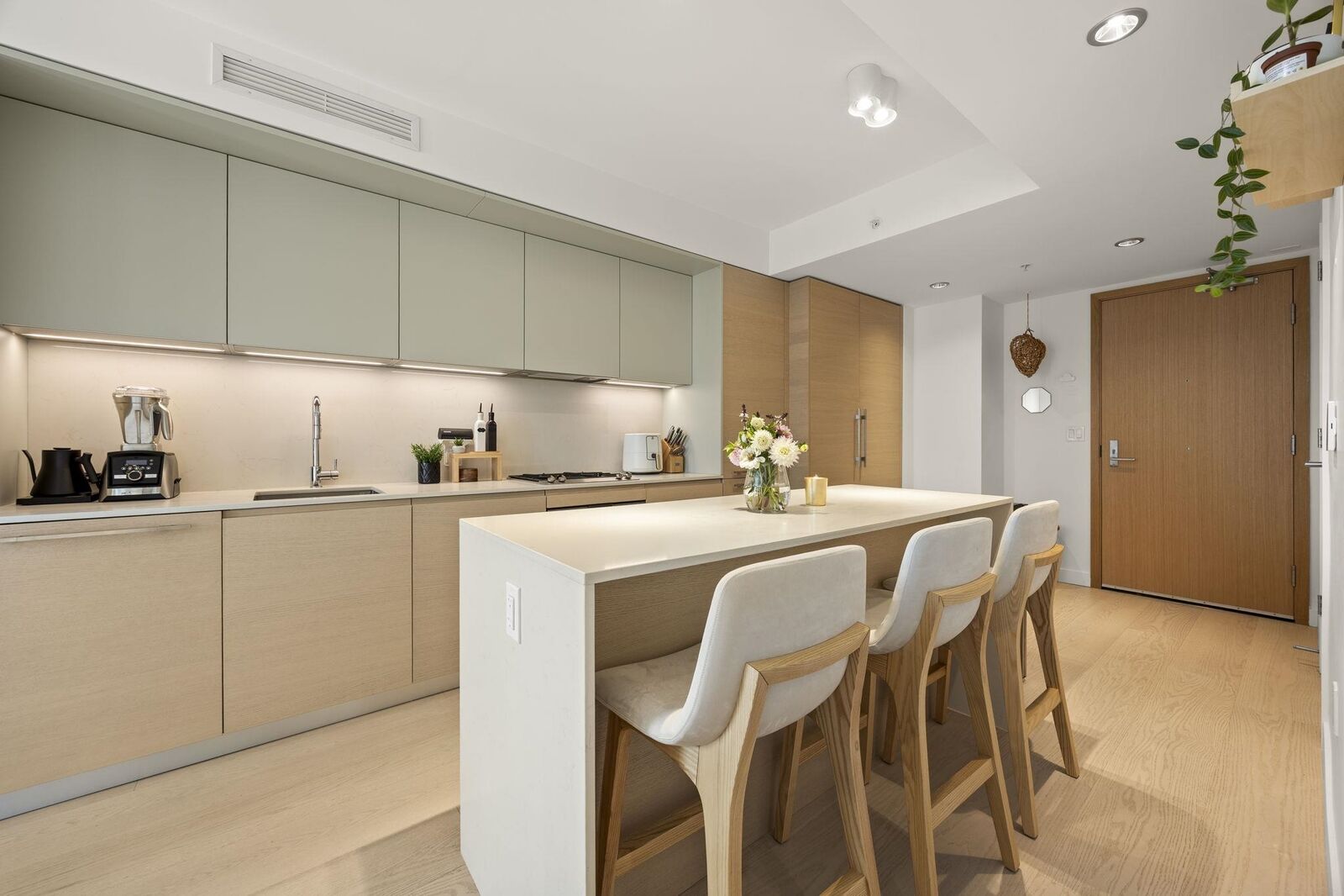 Property Photo:  1289 Hornby Street 2007  BC V6Z 0G7 