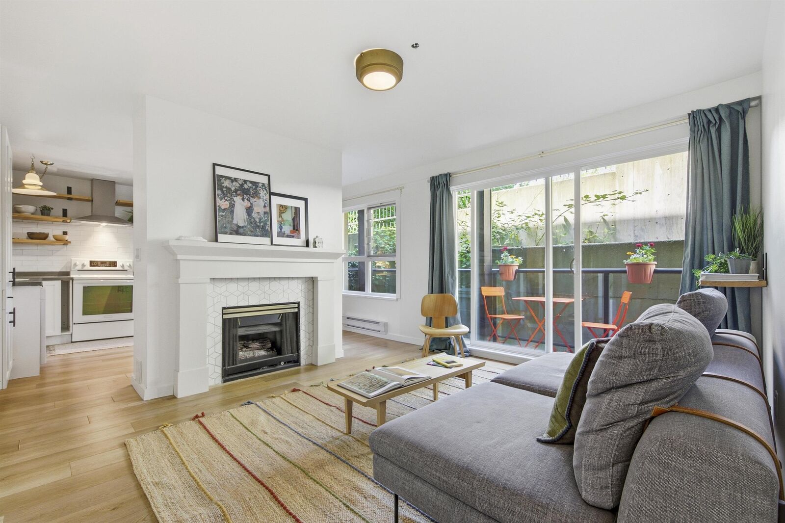 Property Photo:  33165 2nd Avenue 205  BC V2V 6T8 