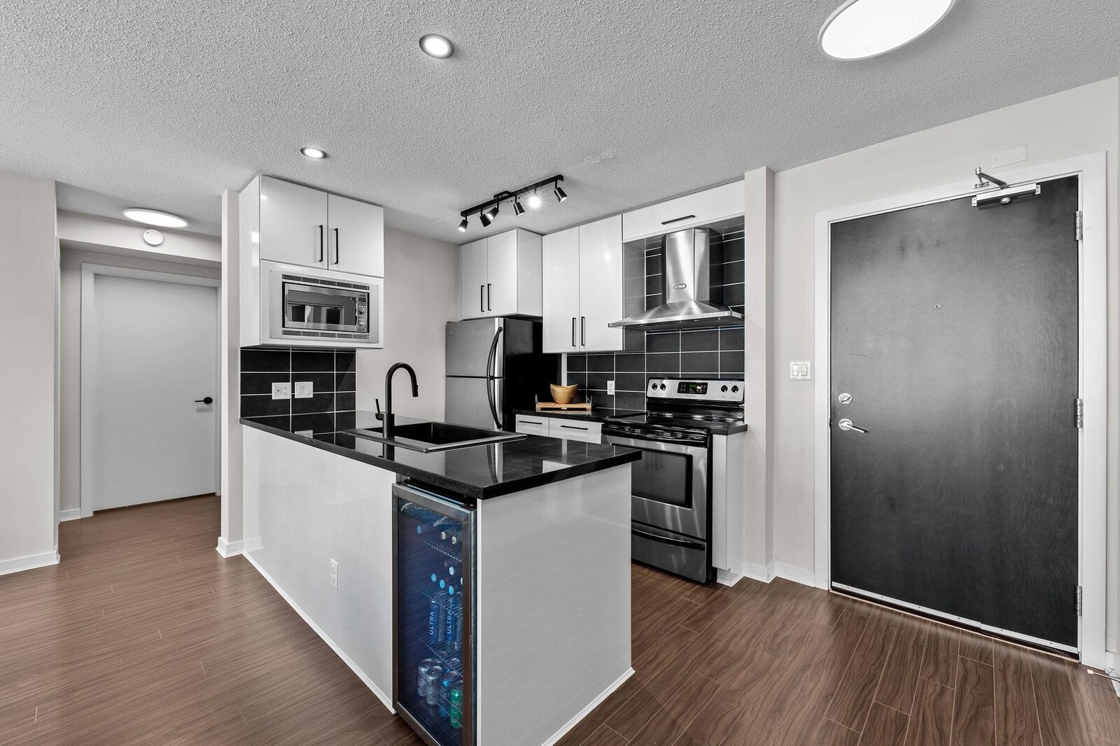 Property Photo: 633 Abbott Street 306 BC V6B 0J3