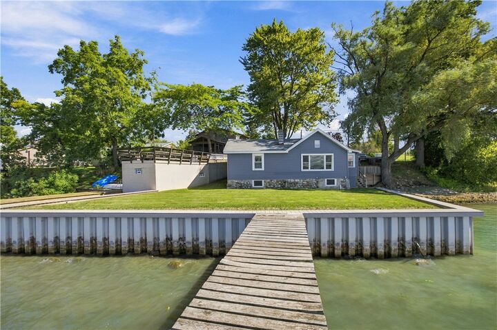 Property Photo: 4724 E Lake Road NY 14456