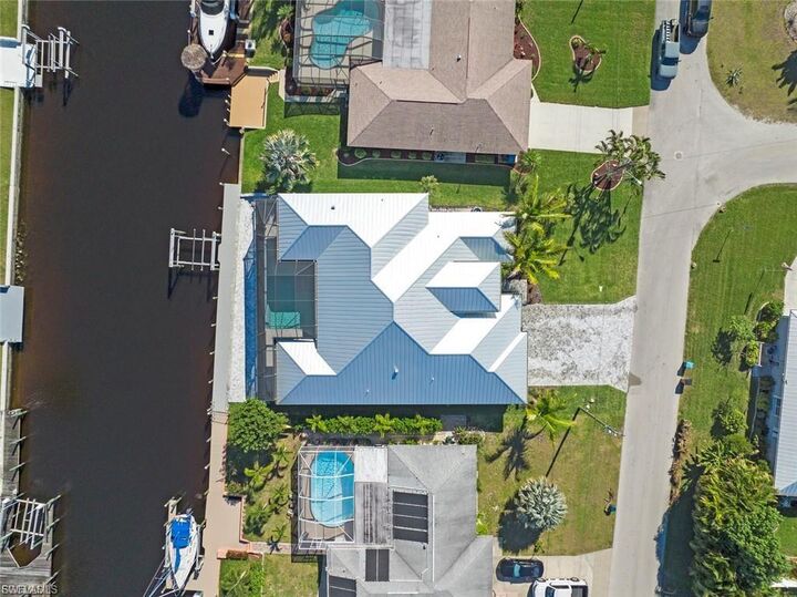 Property Photo:  1513 SE 20th Ave  FL 33990 