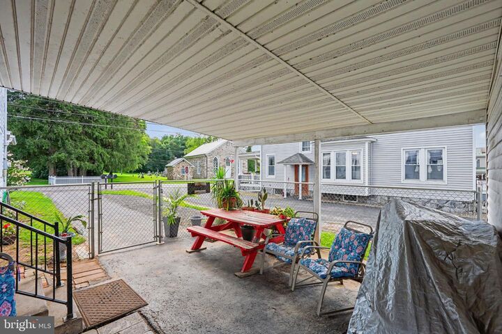 Property Photo: 321 E Main Street PA 17094