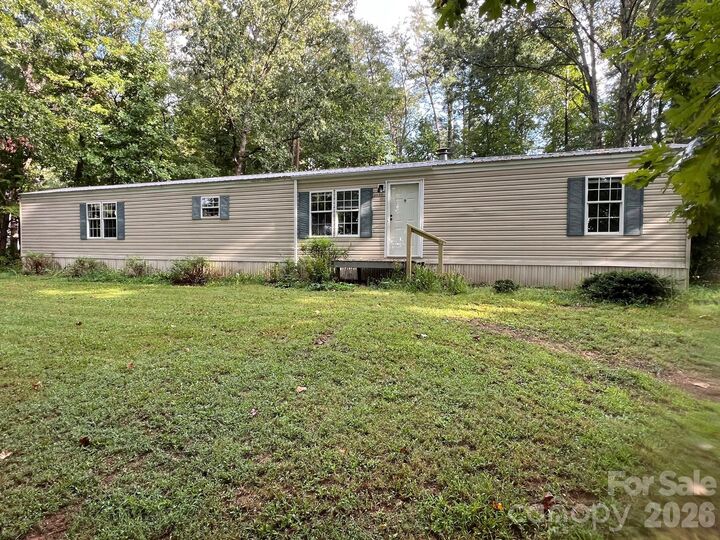Property Photo: 5543 White Oaks Drive NC 28655