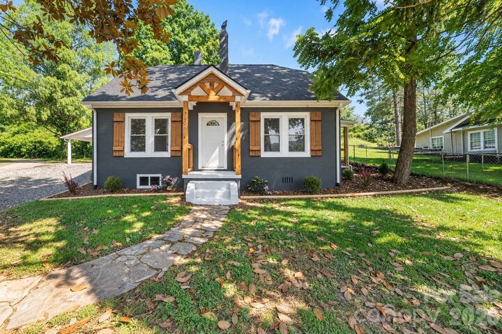 Property Photo:  790 W Tate Street  NC 28752 