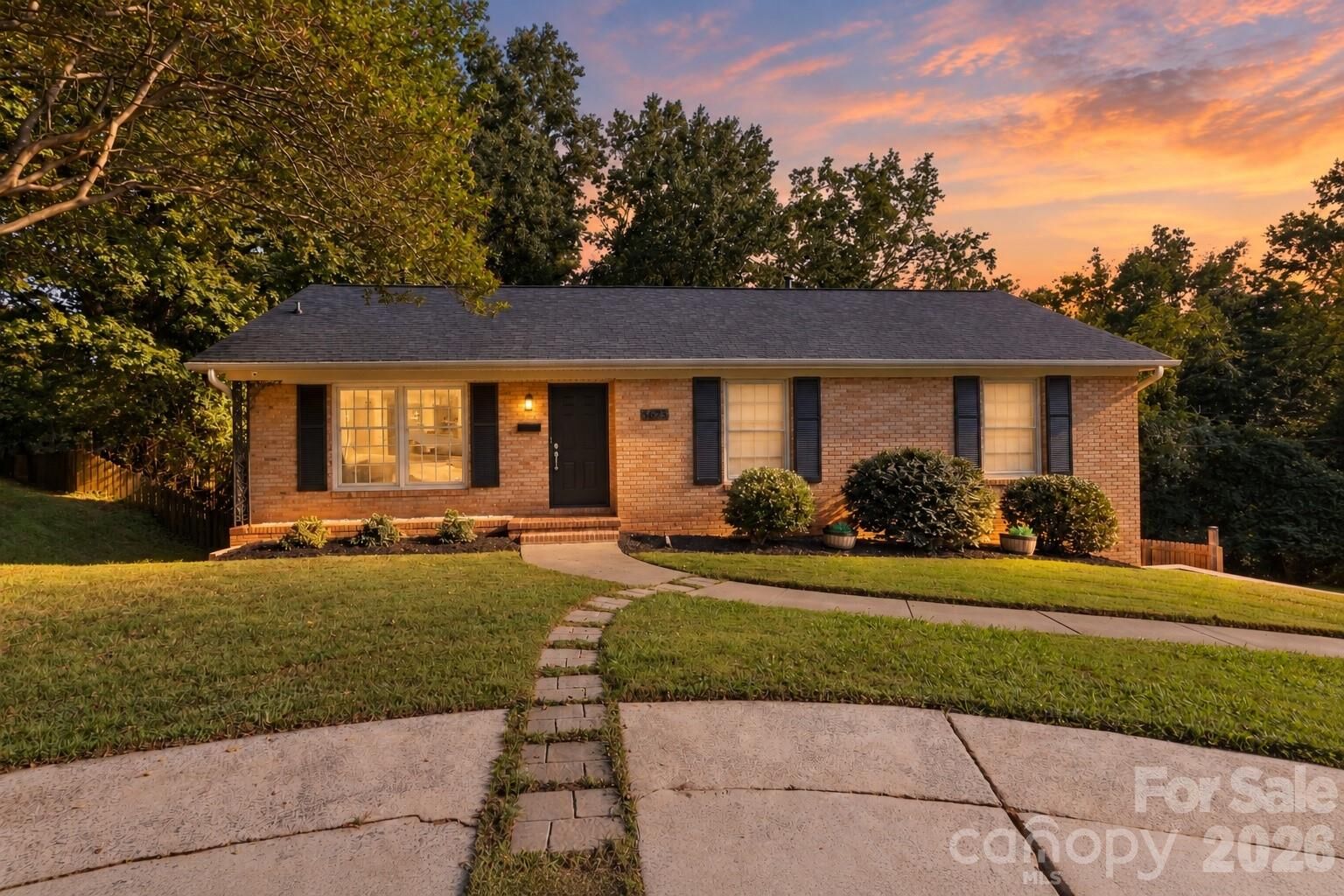 Property Photo:  6623 Brookcrest Drive  NC 28210 