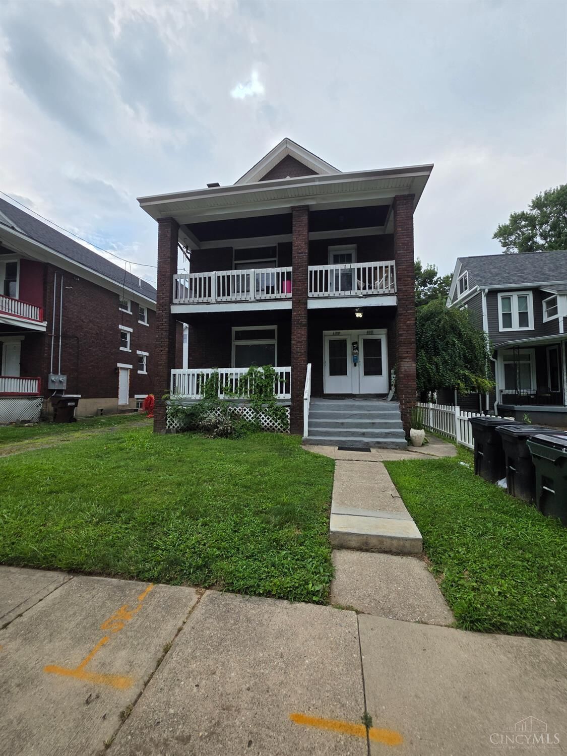 Property Photo: 4009 Ivanhoe Avenue OH 45212