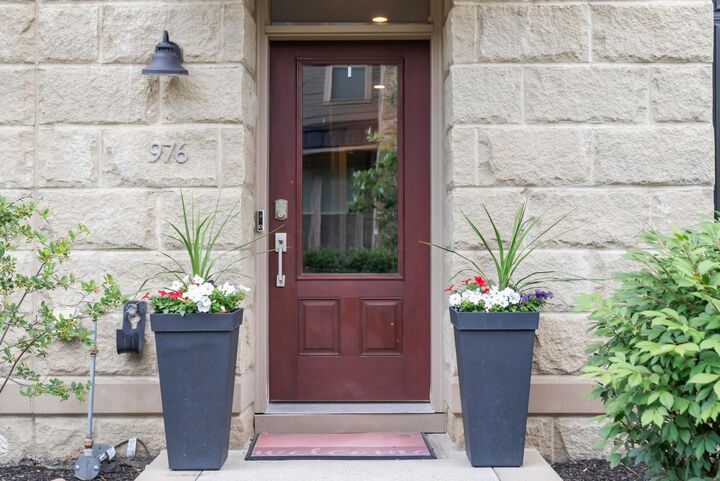 Property Photo: 976 Pullman Place OH 43212