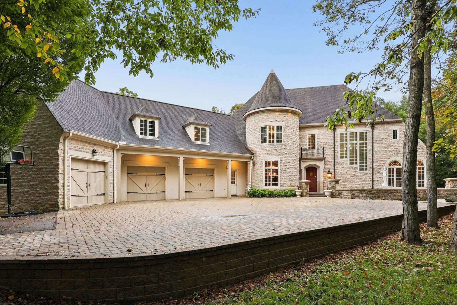 Property Photo: 430 Trillium Drive OH 43119