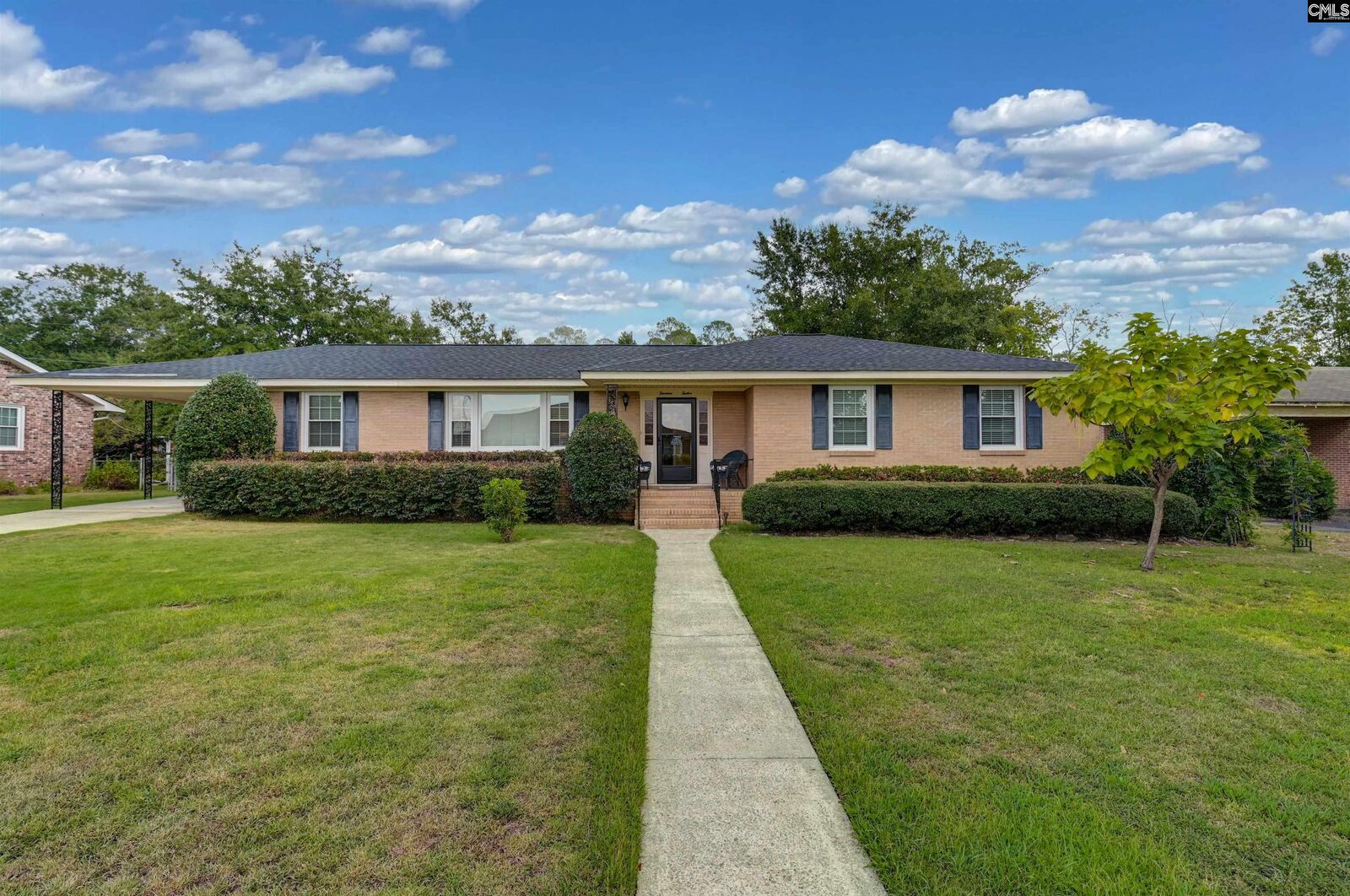 Property Photo:  1312 Hummingbird  SC 29169 