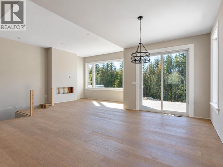 Property Photo:  1660 8 Street Southeast  BC V1E 0G9 