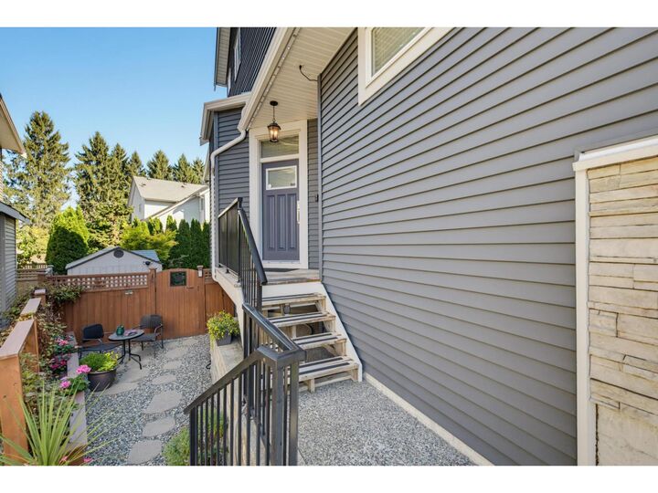 Property Photo: 27515 27A Avenue BC V4W 0C4