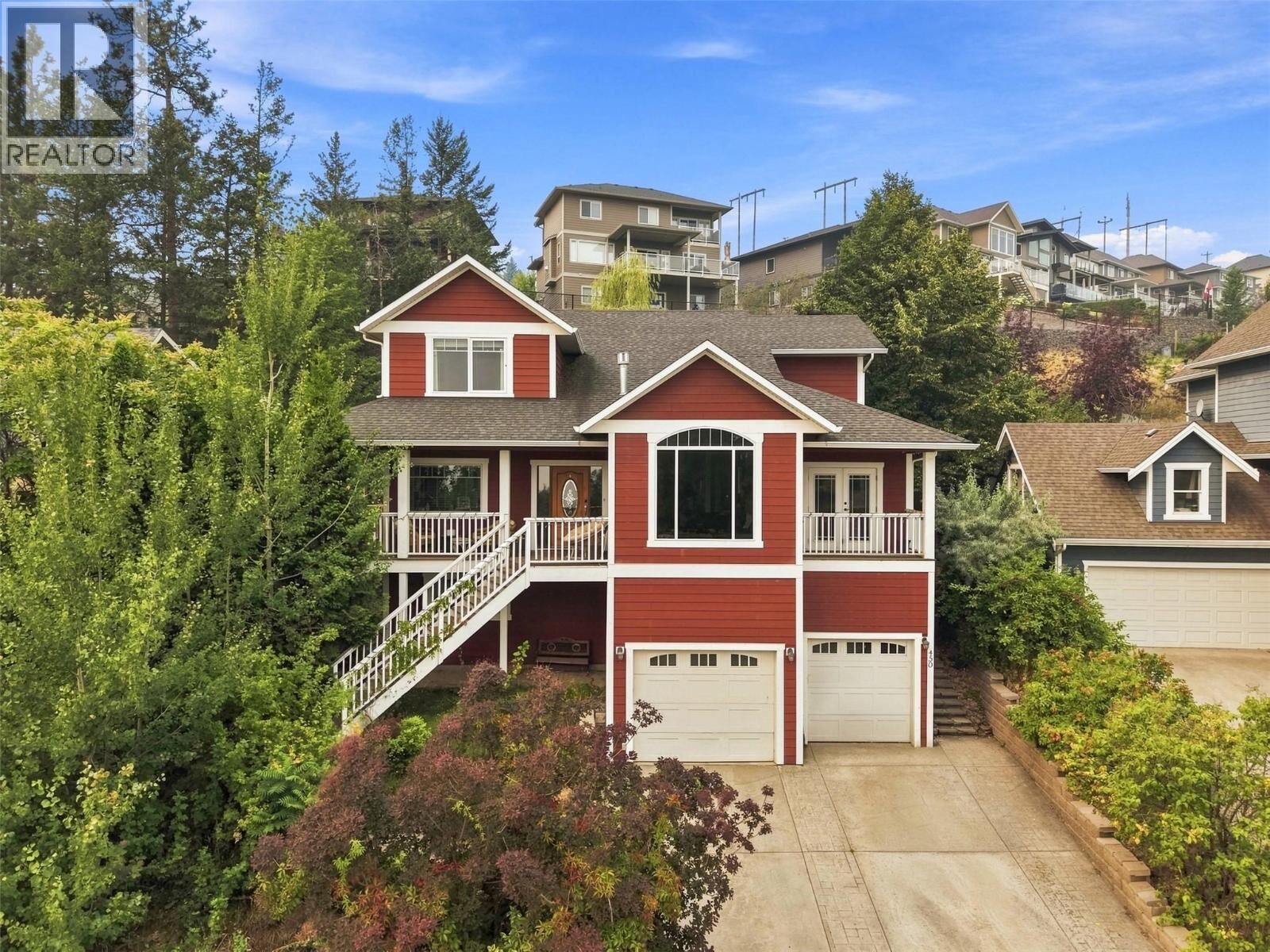 Property Photo: 450 Azure Place BC V2E 2R2