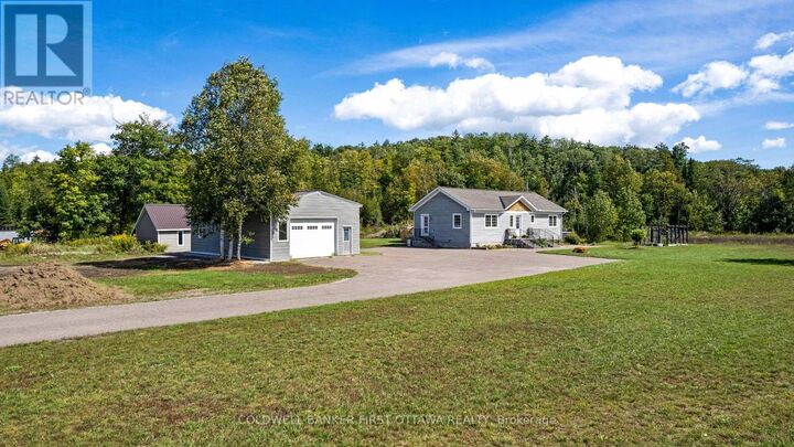 Photo de la propriété:  8688 Highway 511  ON K0G 1K0 
