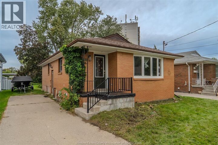 Property Photo:  257 Dieppe Street  ON N8S 3V1 